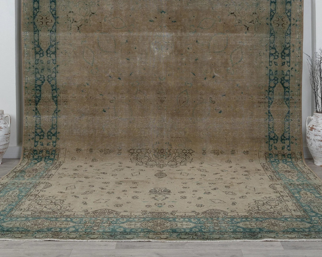 Beige Turkish Oushak Rug 9'2" x 12'8" Hand-Knotted detail