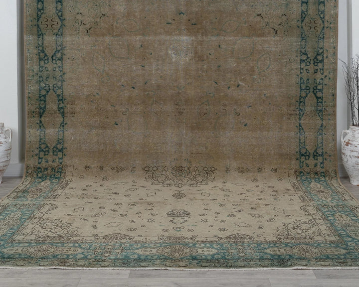 Beige Turkish Oushak Rug 9'2" x 12'8" Hand-Knotted detail