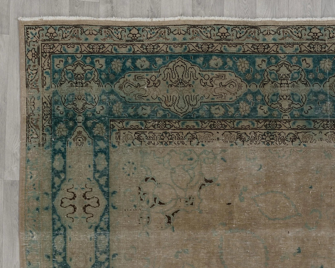 Beige Turkish Oushak Rug 9'2" x 12'8" Hand-Knotted border