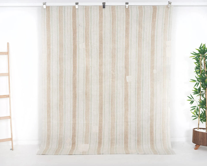 White Turkish Kilim Rug 5' 7" x 7' 1" Flat-Weave | No. VR20975