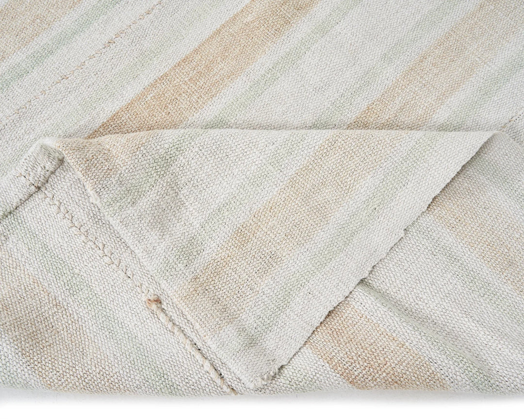 White Turkish Kilim Rug 5' 7" x 7' 1" Flat-Weave | No. VR20975