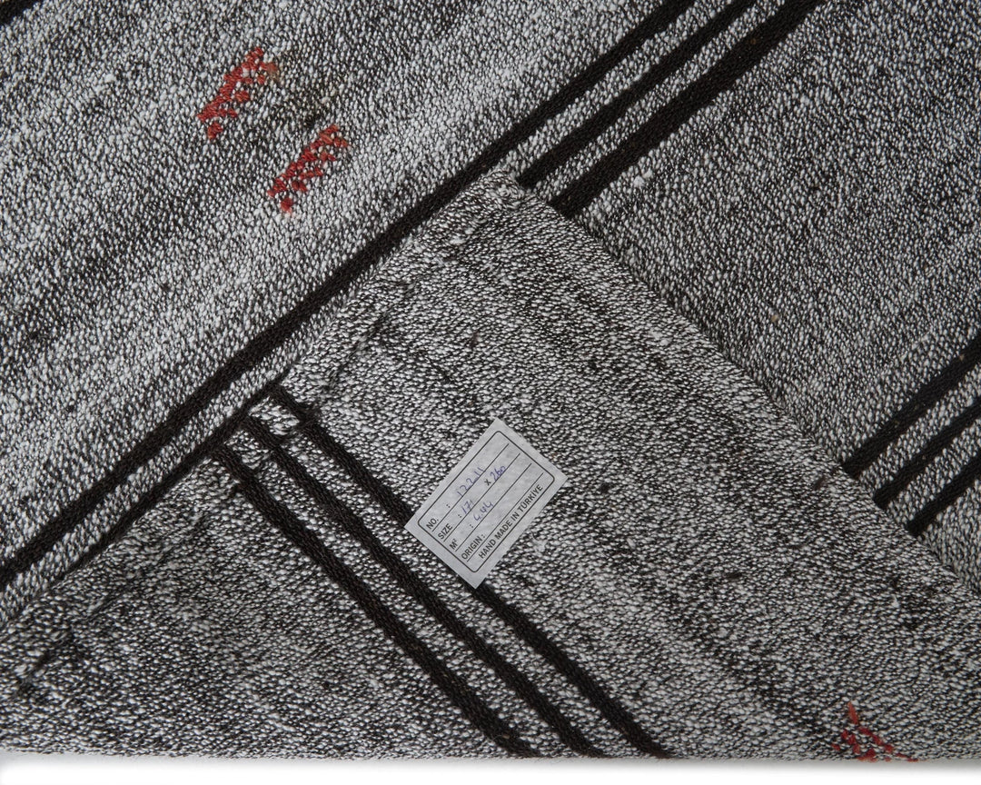 Gray Kilim Rug 5' 7" x 8' 6" | No. VR21279