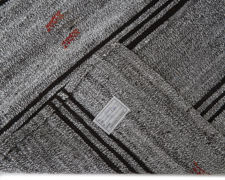Gray Kilim Rug 5' 7" x 8' 6" | No. VR21279