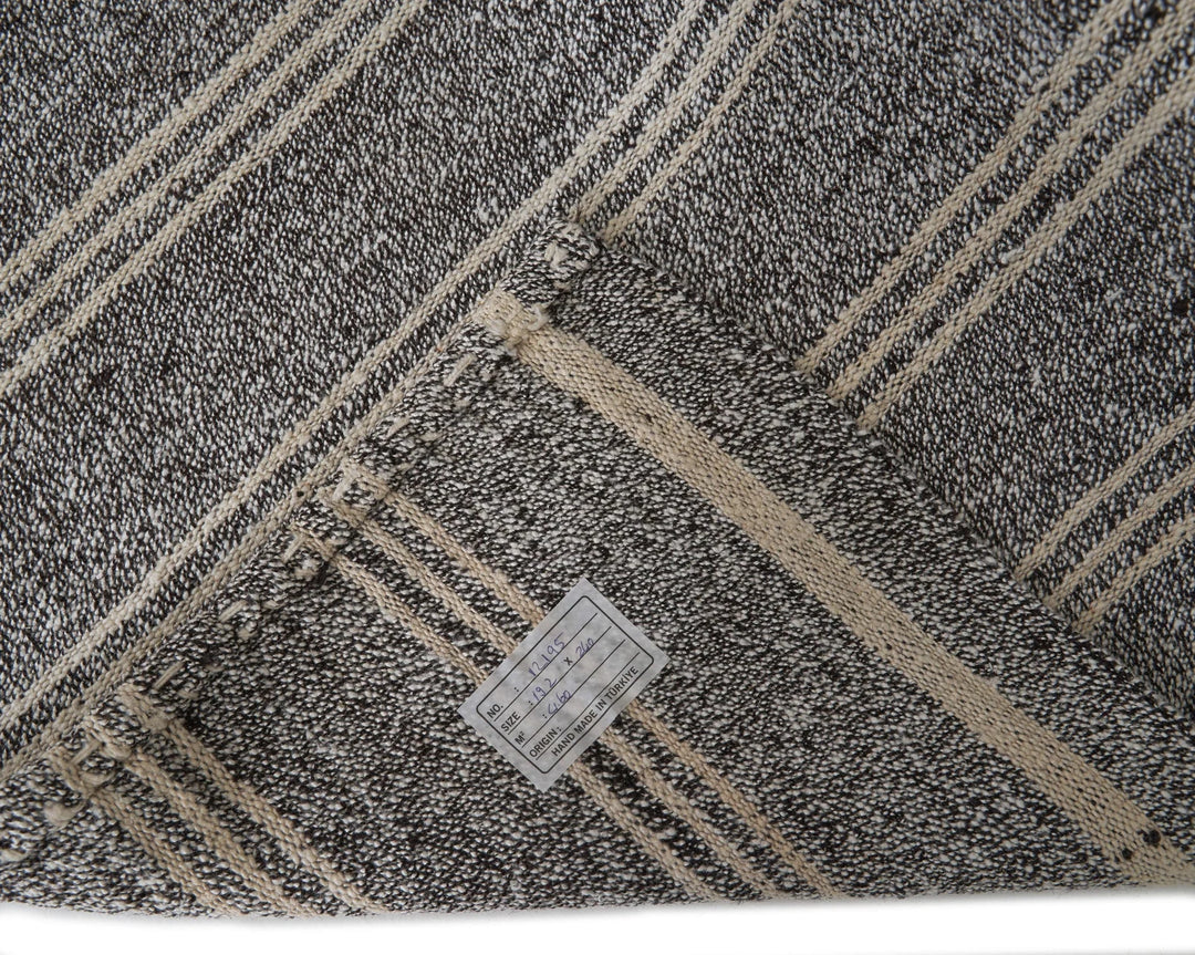 Gray Kilim Rug 6' 4" x 7' 11" | No. VR21320