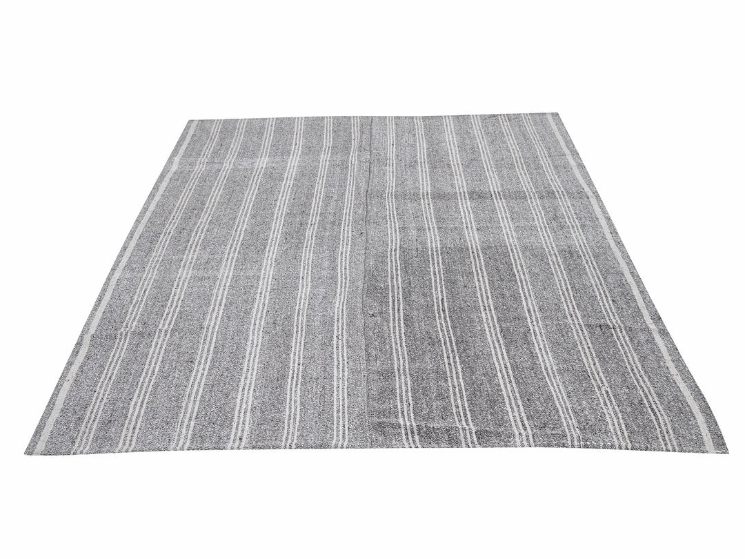 Gray Kilim Rug 6' 4" x 7' 11" | No. VR21320