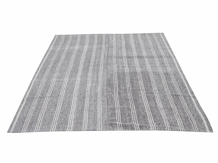 Gray Kilim Rug 6' 4" x 7' 11" | No. VR21320