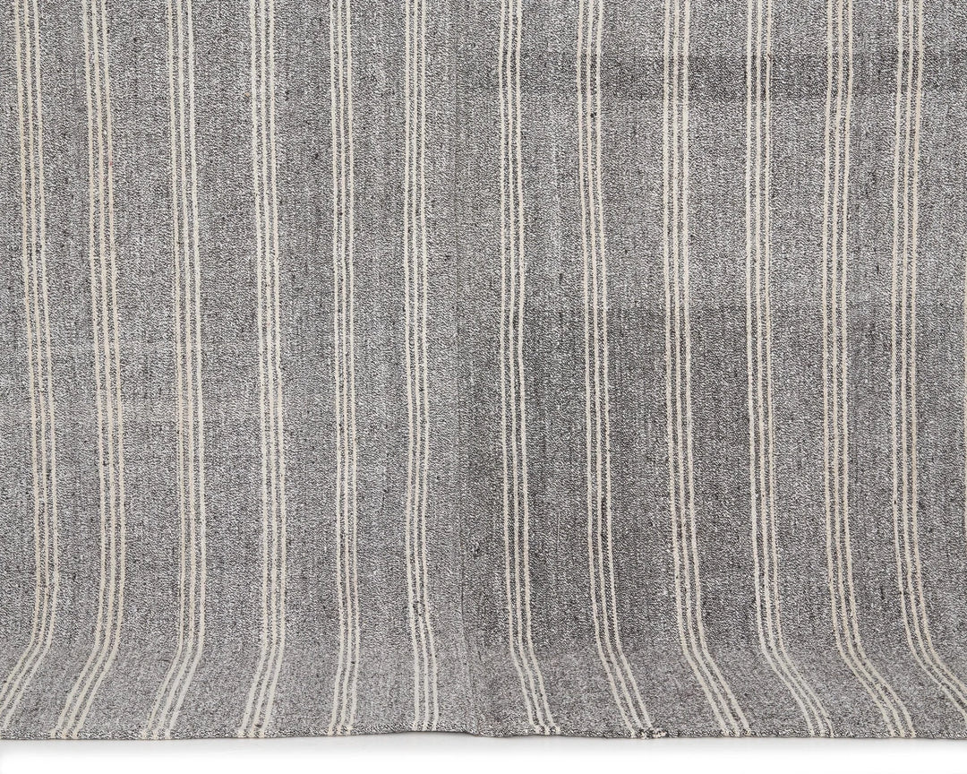 Gray Kilim Rug 6' 4" x 7' 11" | No. VR21320
