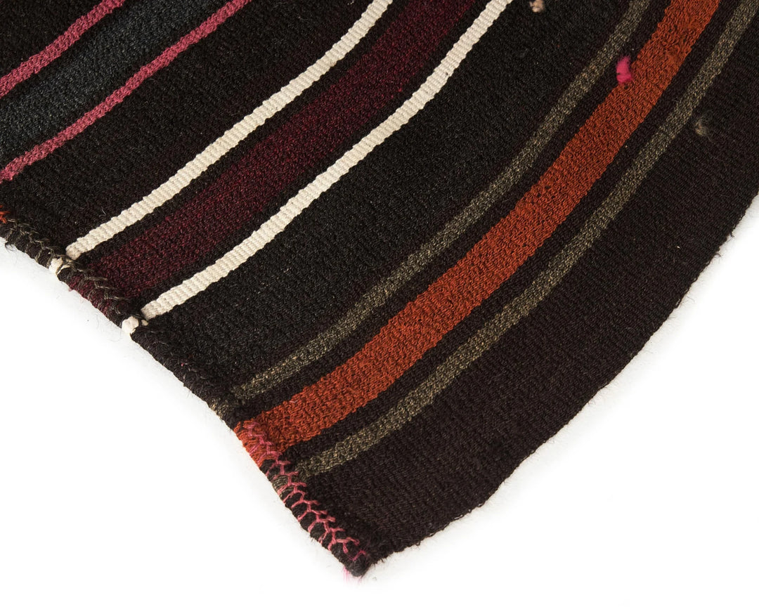 Kilim Rug 7' 5" x 8' 2" | No. VR21429