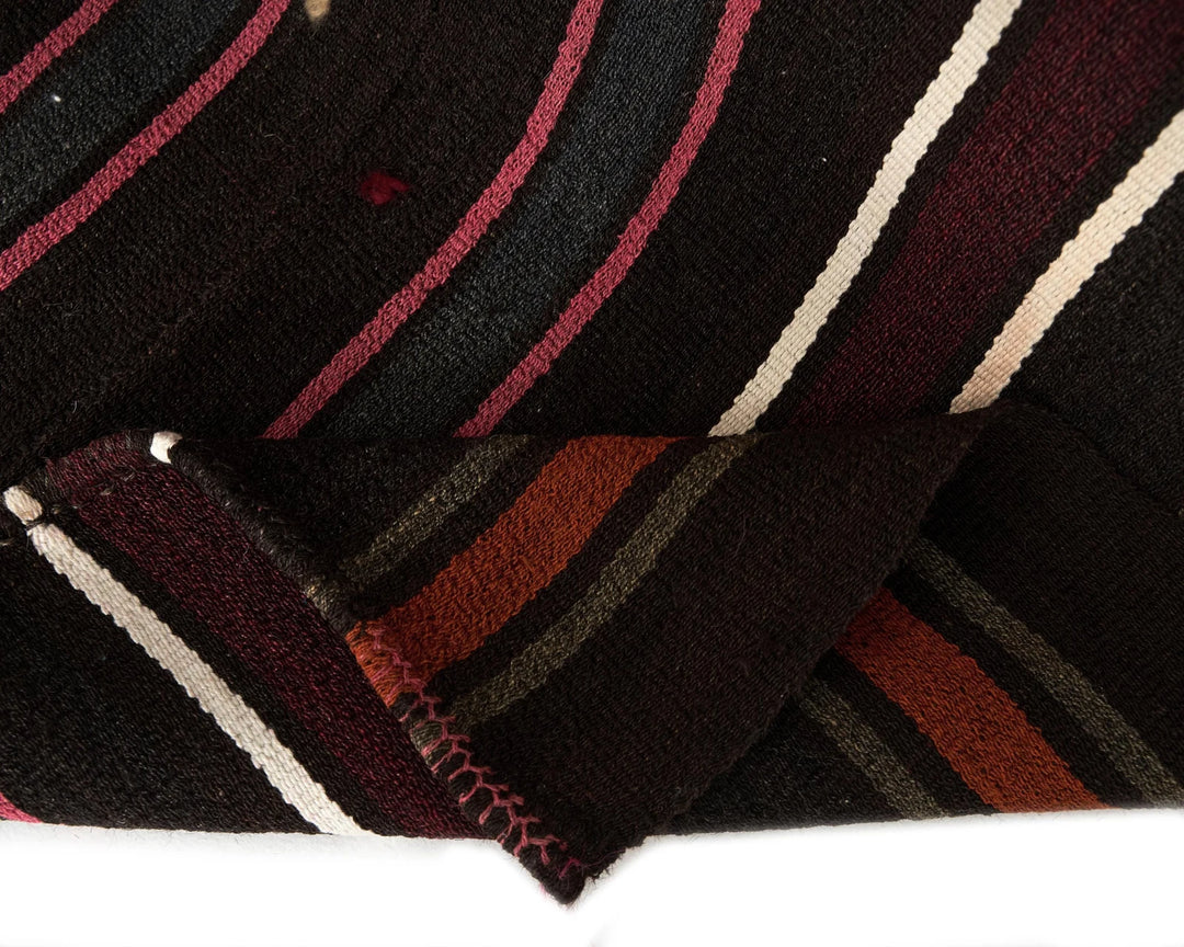 Kilim Rug 7' 5" x 8' 2" | No. VR21429