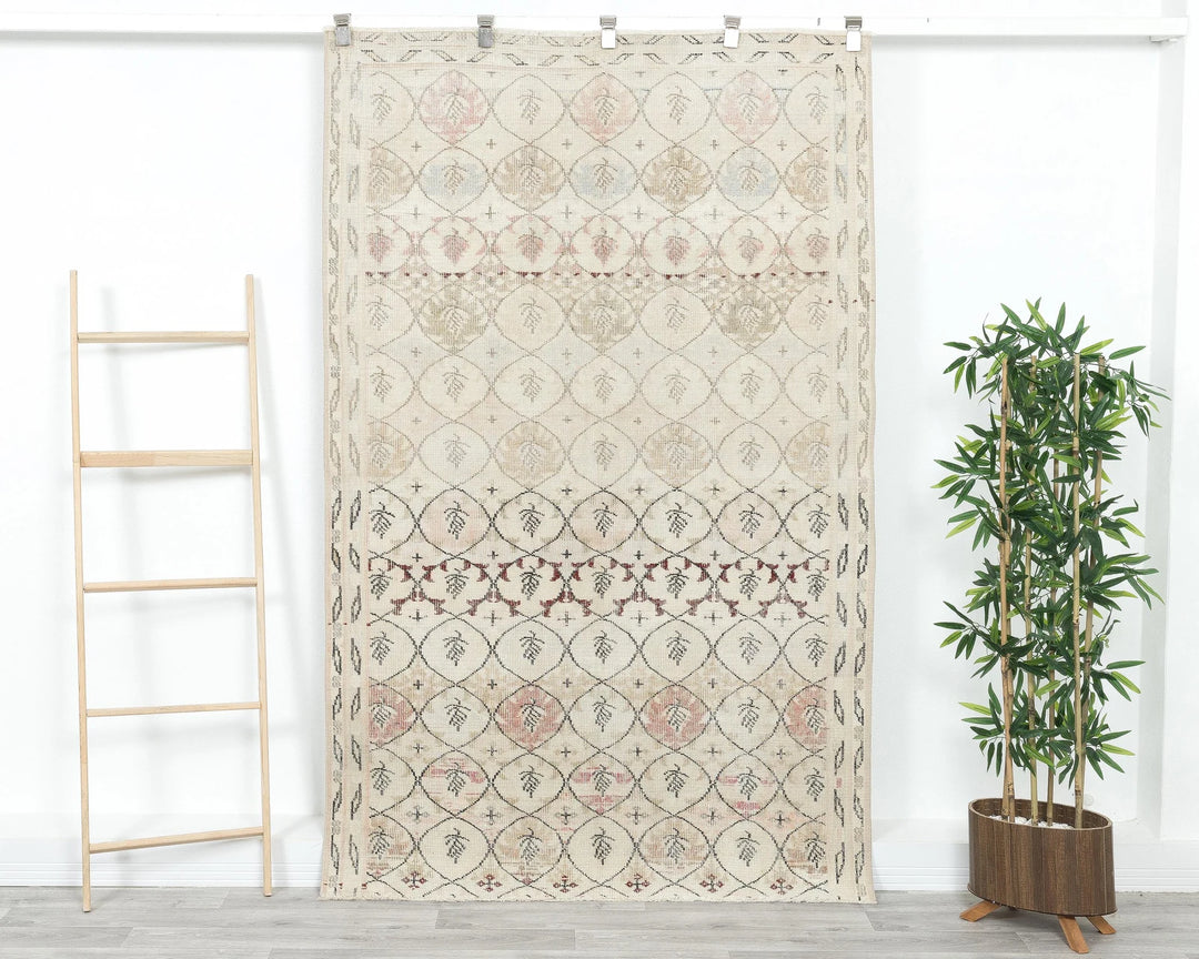 Neutral Oushak Rug 4' 5" x 6' 11" | No. VR21599