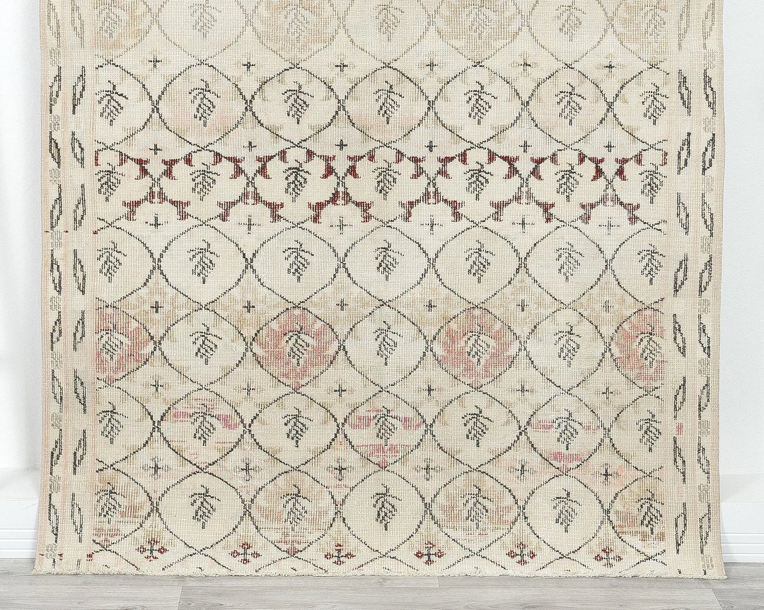 Neutral Oushak Rug 4' 5" x 6' 11" | No. VR21599