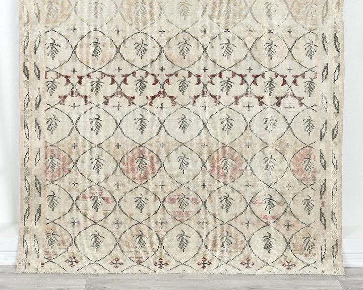 Neutral Oushak Rug 4' 5" x 6' 11" | No. VR21599