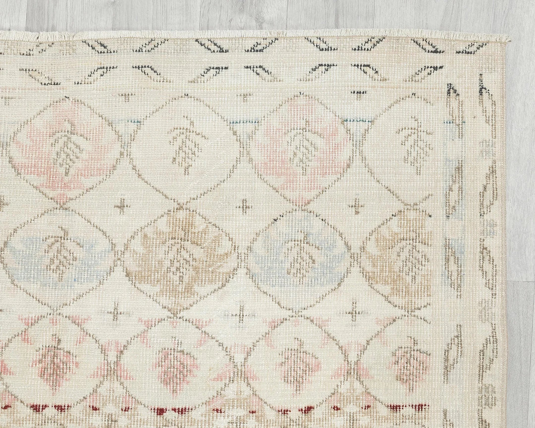Neutral Oushak Rug 4' 5" x 6' 11" | No. VR21599