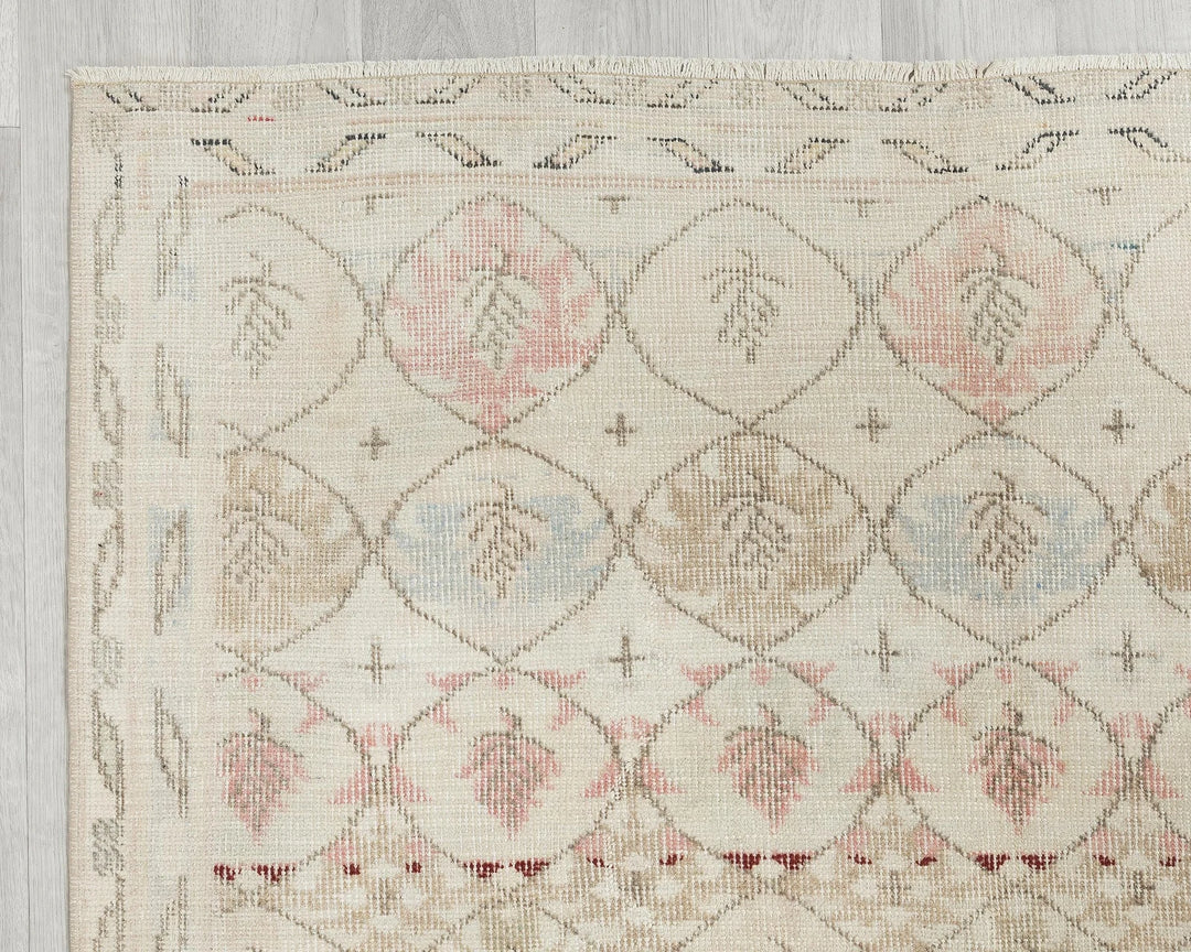 Neutral Oushak Rug 4' 5" x 6' 11" | No. VR21599