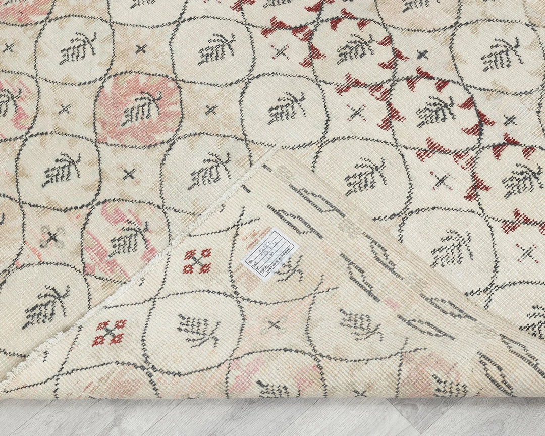 Neutral Oushak Rug 4' 5" x 6' 11" | No. VR21599