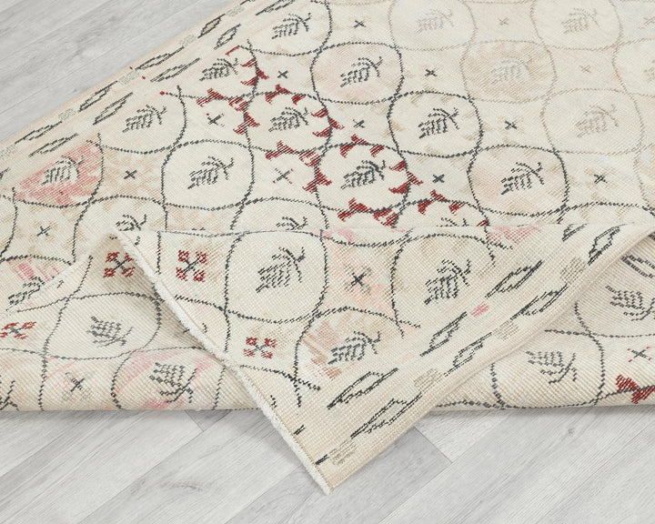 Neutral Oushak Rug 4' 5" x 6' 11" | No. VR21599
