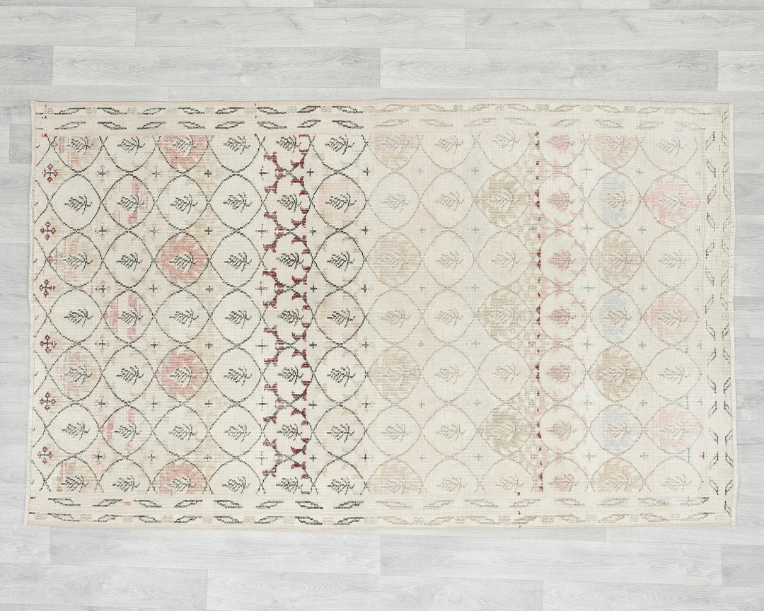 Neutral Oushak Rug 4' 5" x 6' 11" | No. VR21599