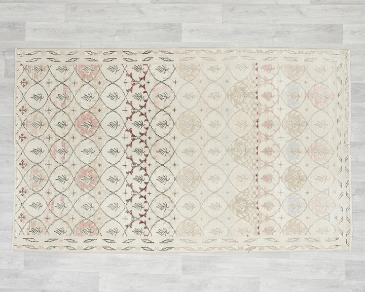 Neutral Oushak Rug 4' 5" x 6' 11" | No. VR21599