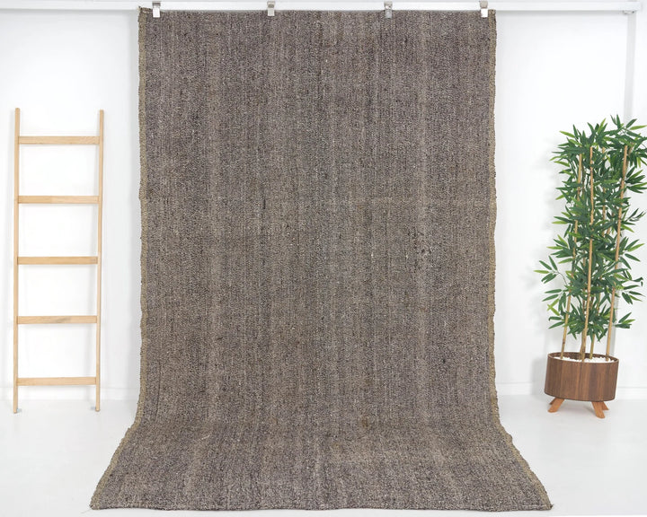 Kilim Rug 5' 8" x 9' 6" | No. VR21914