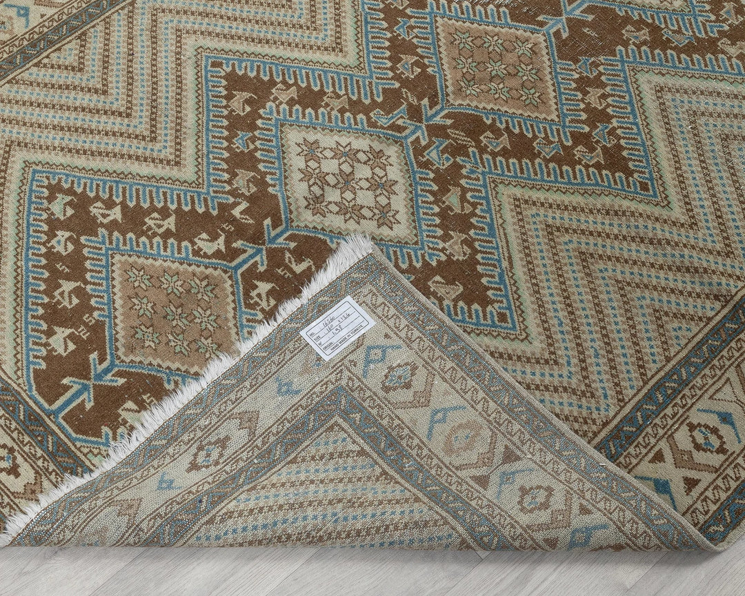 Beige Turkish Oushak Rug 4' 1" x 5' 3" Hand-Knotted texture