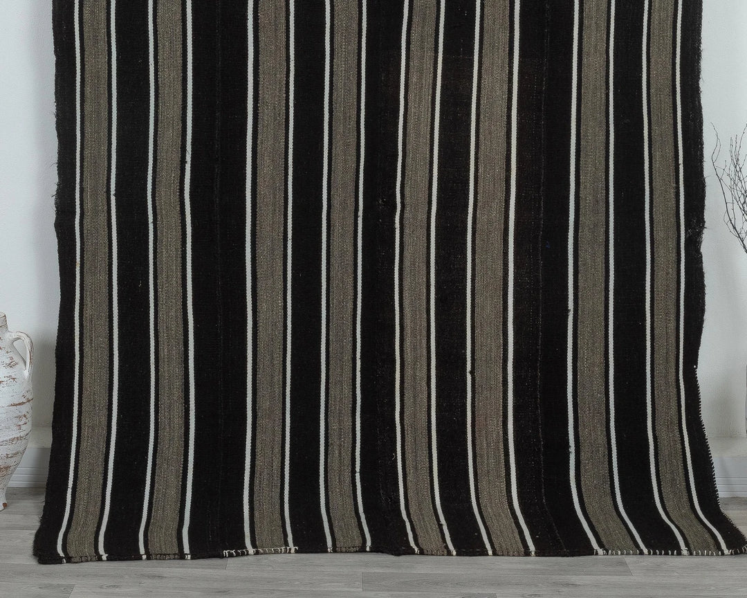 Brown Turkish Kilim Rug 6' x 8' Flat-Weave detail
