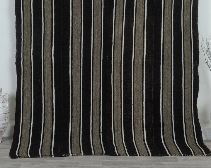 Brown Turkish Kilim Rug 6' x 8' Flat-Weave detail