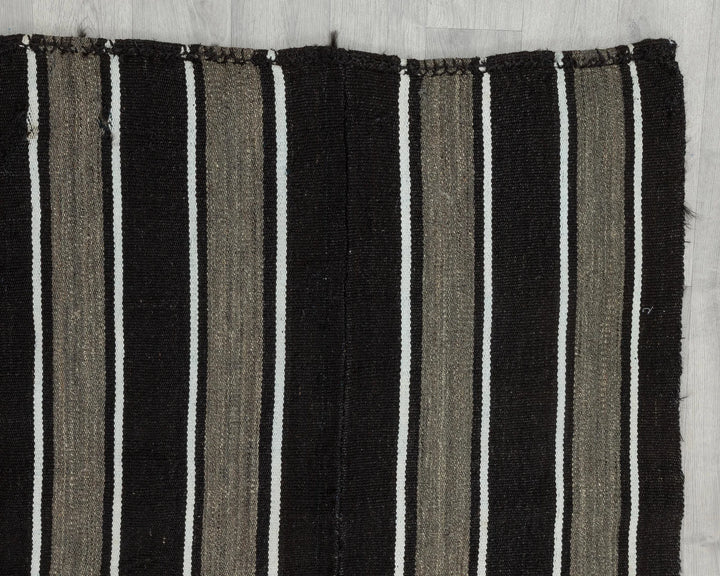 Brown Turkish Kilim Rug 6' x 8' Flat-Weave border