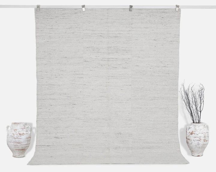 White Kilim Rug 6' 2" x 7' 10" | No. VR22503