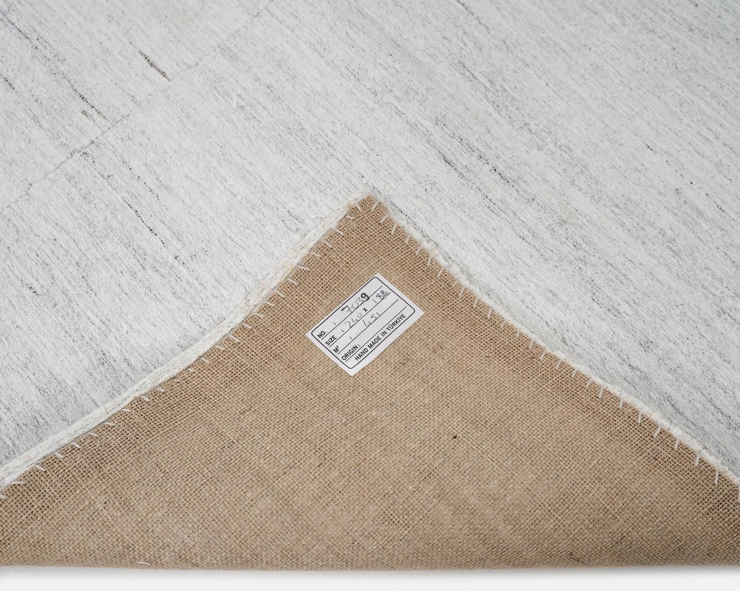 White Kilim Rug 6' 2" x 7' 10" | No. VR22503