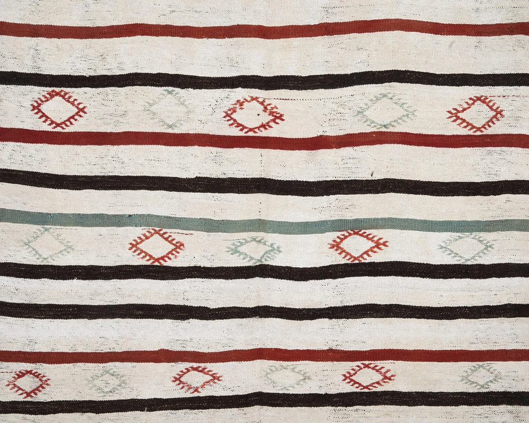 Kilim Rug 6' 9" x 8' 4" | No. VR22556