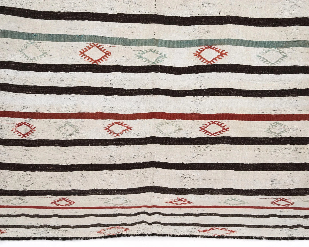 Kilim Rug 6' 9" x 8' 4" | No. VR22556