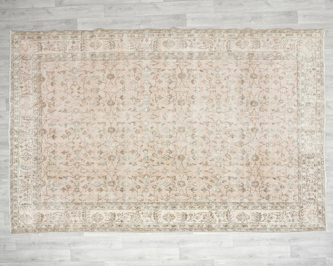 Beige Oushak Rug 6' 5" x 9' 5" | No. VR22665