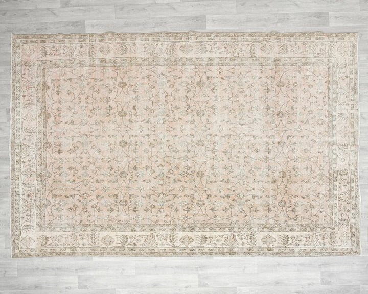 Beige Oushak Rug 6' 5" x 9' 5" | No. VR22665