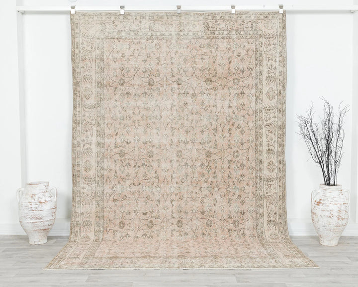 Beige Oushak Rug 6' 5" x 9' 5" | No. VR22665