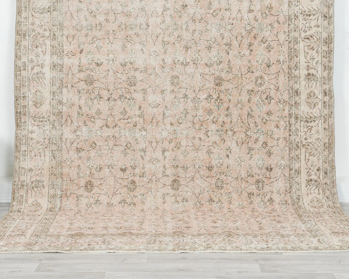 Beige Oushak Rug 6' 5" x 9' 5" | No. VR22665