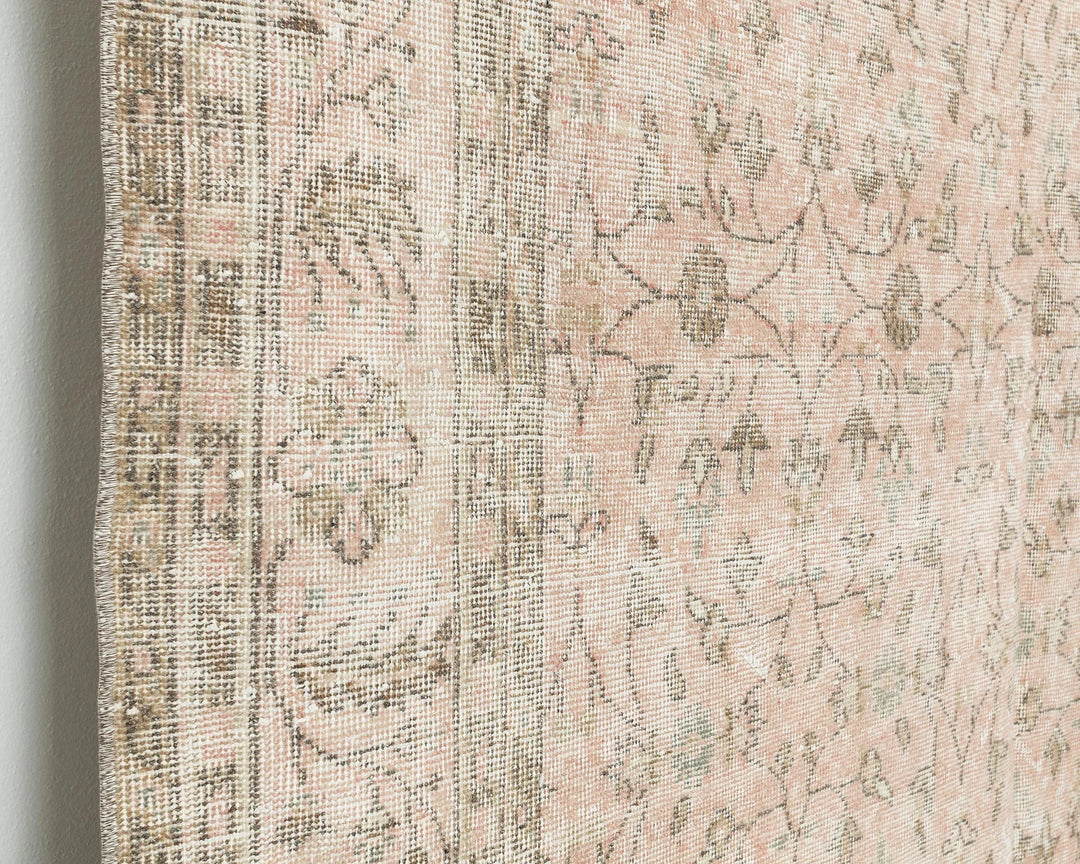 Beige Oushak Rug 6' 5" x 9' 5" | No. VR22665