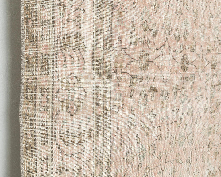 Beige Oushak Rug 6' 5" x 9' 5" | No. VR22665