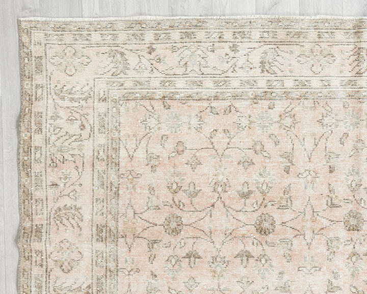 Beige Oushak Rug 6' 5" x 9' 5" | No. VR22665