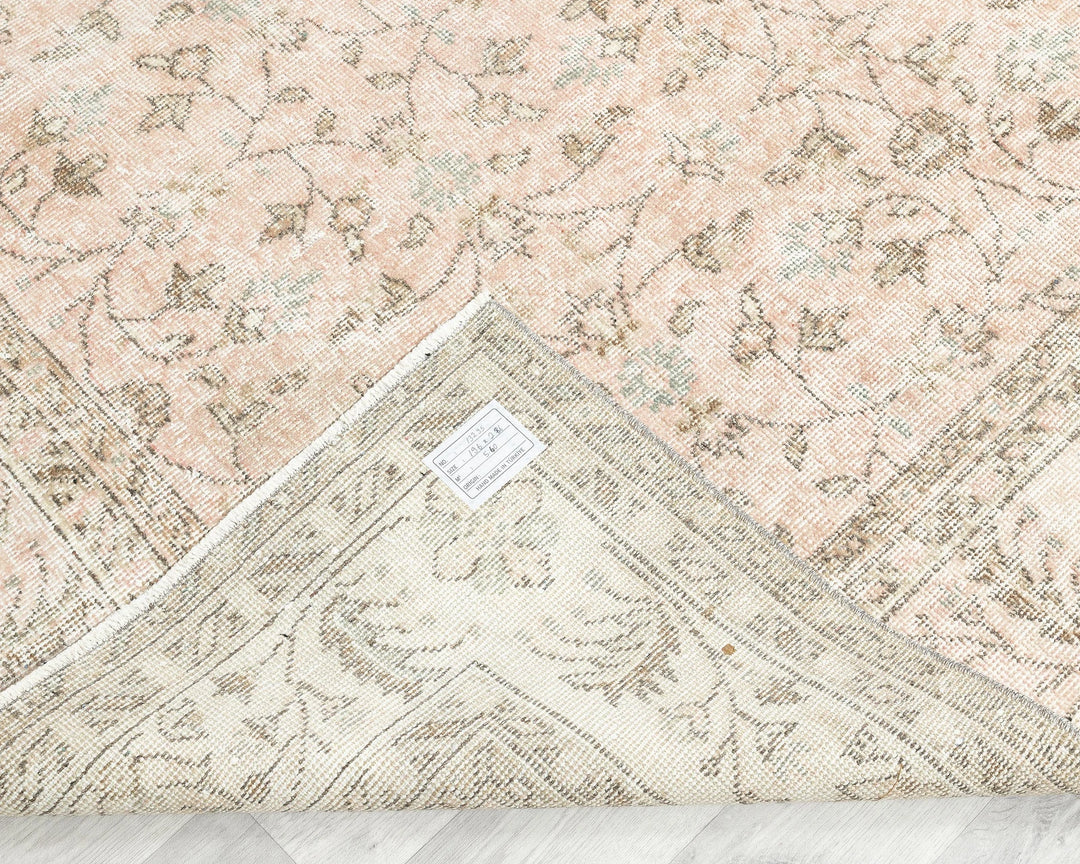 Beige Oushak Rug 6' 5" x 9' 5" | No. VR22665