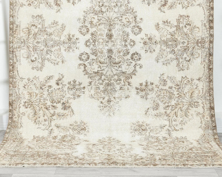 Beige Oushak Rug 5' 3" x 8' 8" | No. VR22901