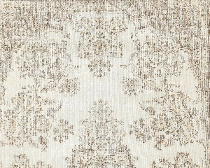 Beige Oushak Rug 5' 3" x 8' 8" | No. VR22901