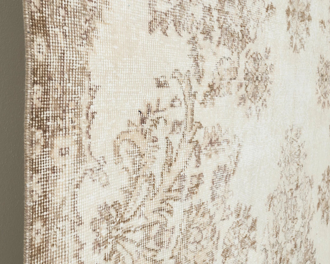 Beige Oushak Rug 5' 3" x 8' 8" | No. VR22901