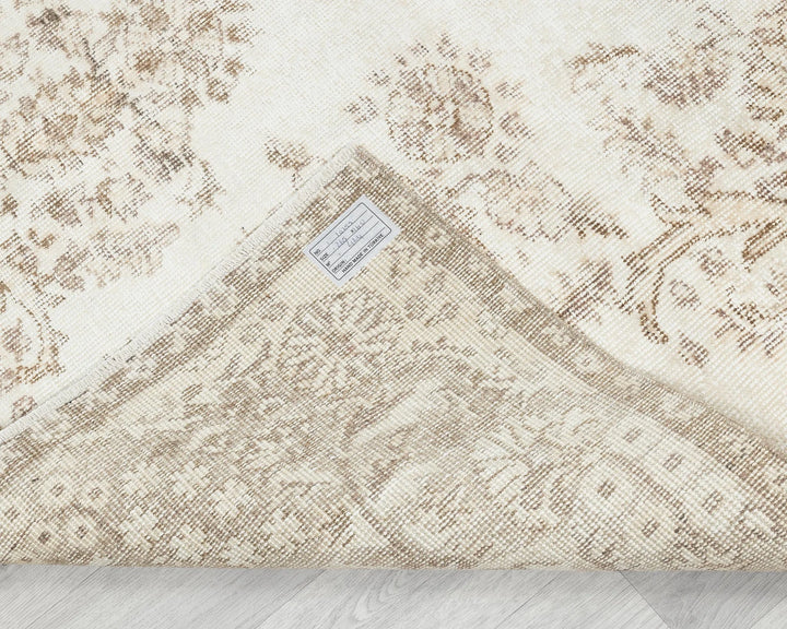 Beige Oushak Rug 5' 3" x 8' 8" | No. VR22901