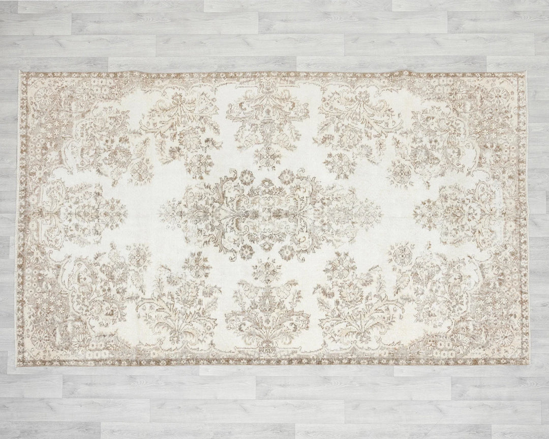 Beige Oushak Rug 5' 3" x 8' 8" | No. VR22901