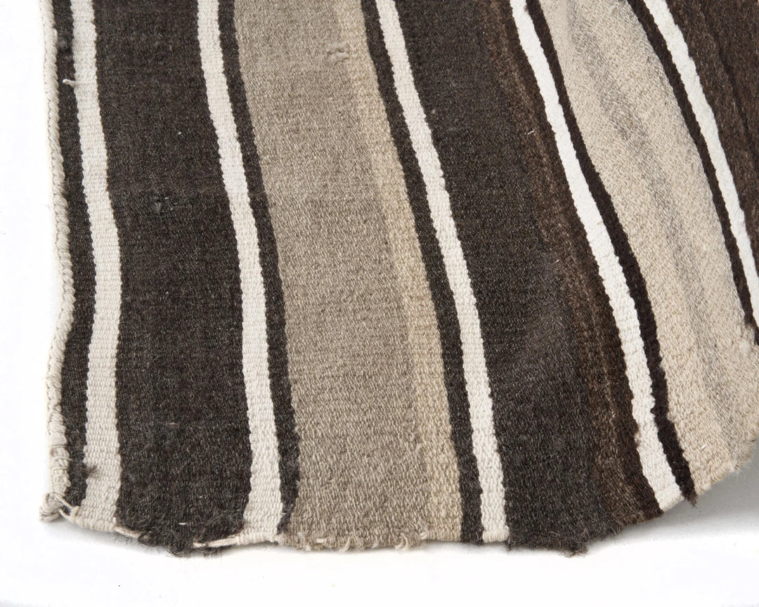 Kilim Rug 4' 4" x 7' 6" | No. VR23163