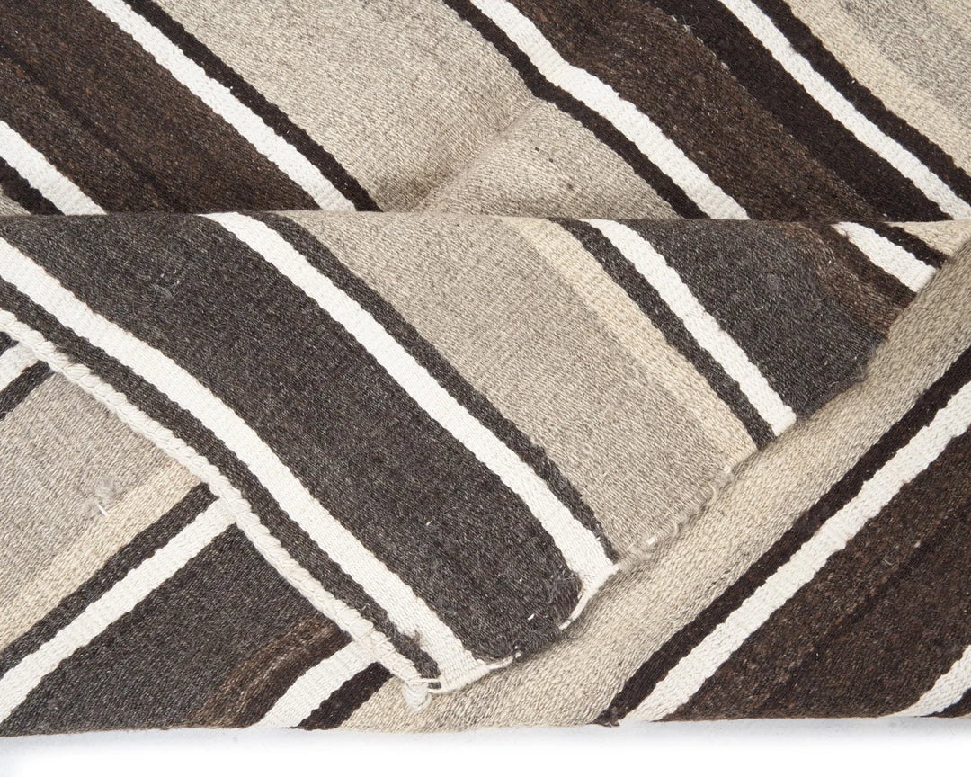 Kilim Rug 4' 4" x 7' 6" | No. VR23163