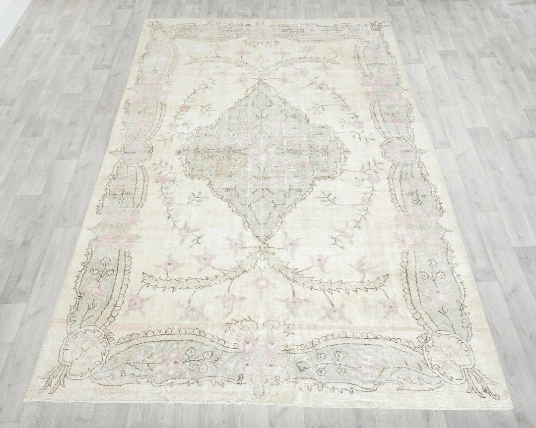 Beige Oushak Rug 6' 7" x 10' 2" | No. VR23415