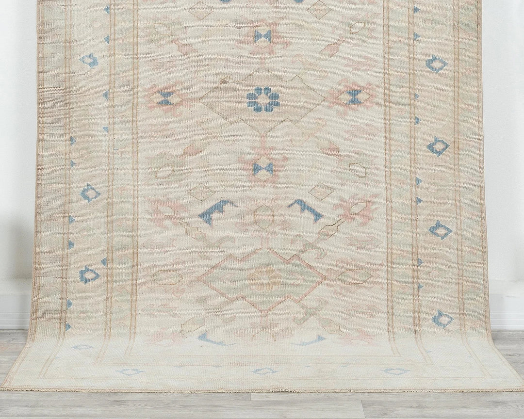 Beige Turkish Oushak Rug 8' 2" x 4' 9" Hand-Knotted | No. VR23822