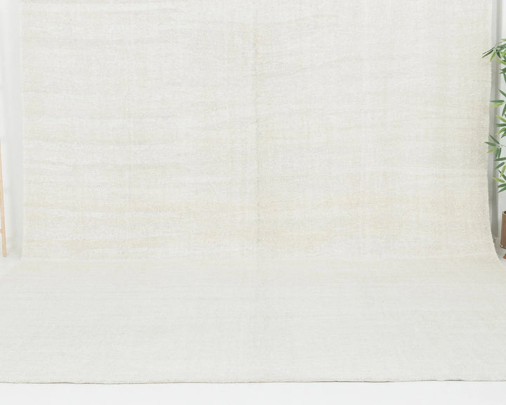White Turkish Kilim Rug 9' 6" x 12' 1" Flat-Weave | No. VR23856