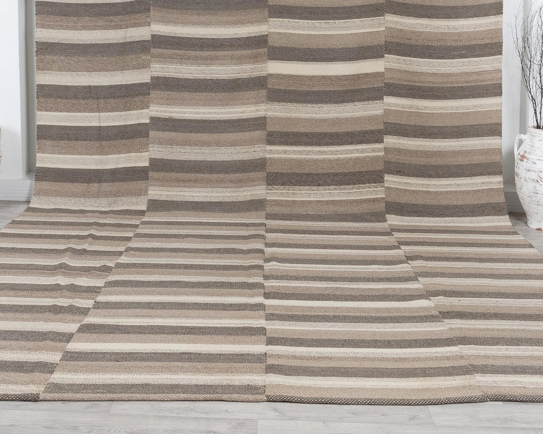 Neutral Kilim Rug 9' 2" x 13' 3" | No. VR24039